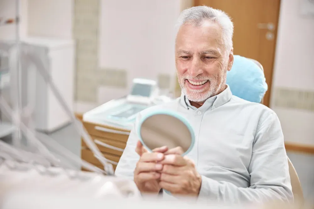 ¿Cuánto cuestan los implantes dentales en Woodland Hills? Guía de precios para 2026