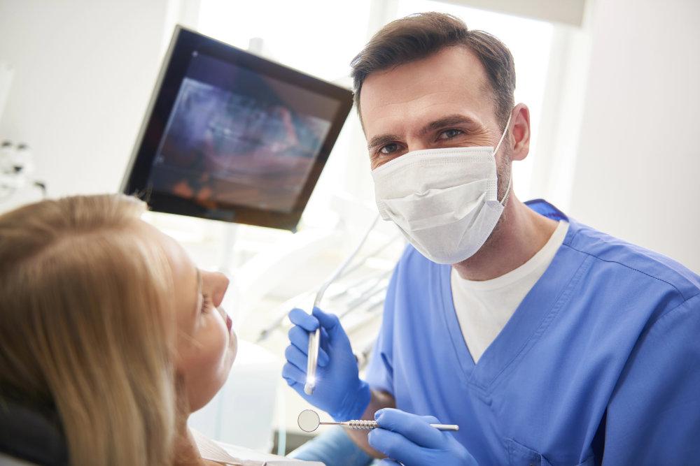 ¿Necesita una corona dental o sigue siendo suficiente un empaste?